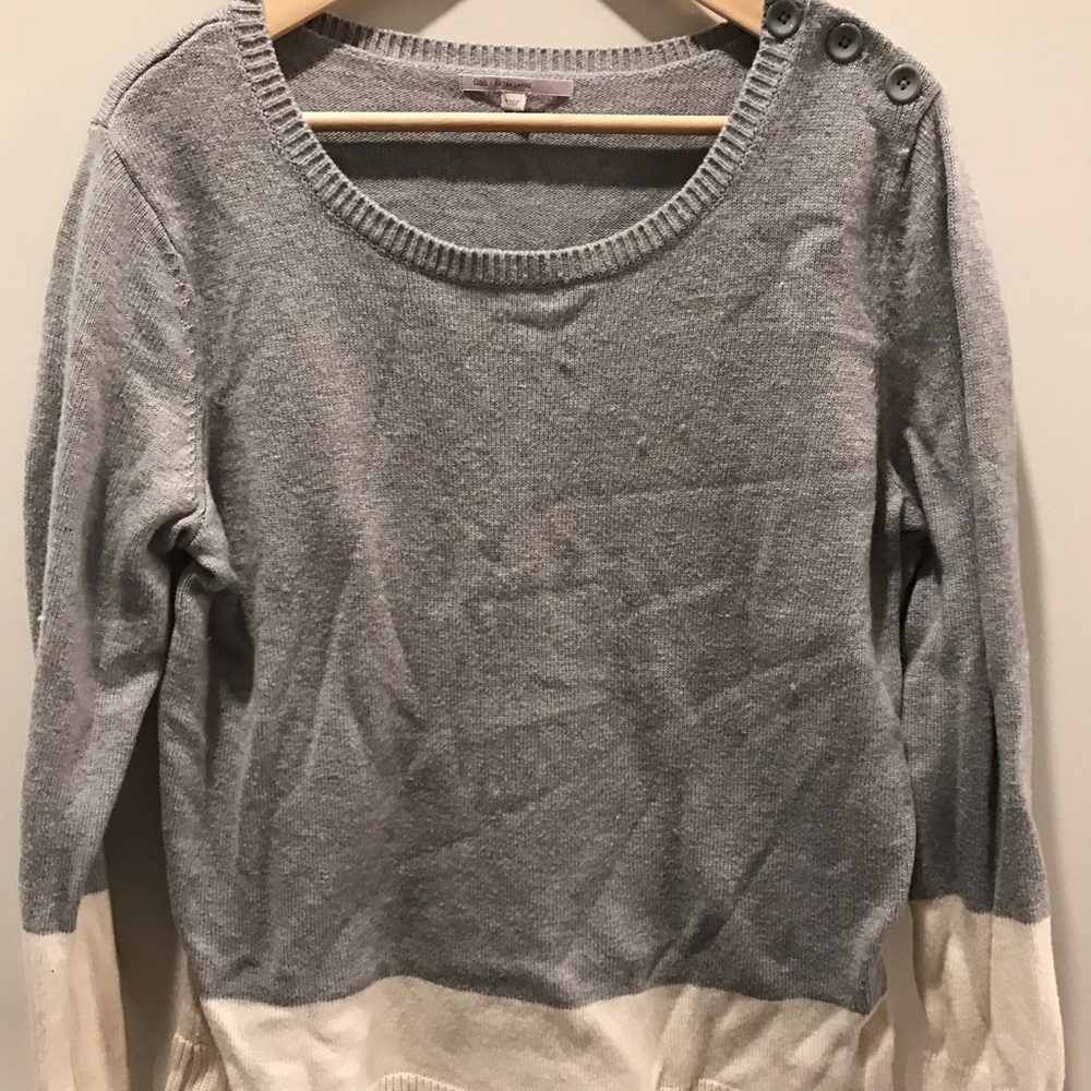 Gap sweater with shoulder button detail